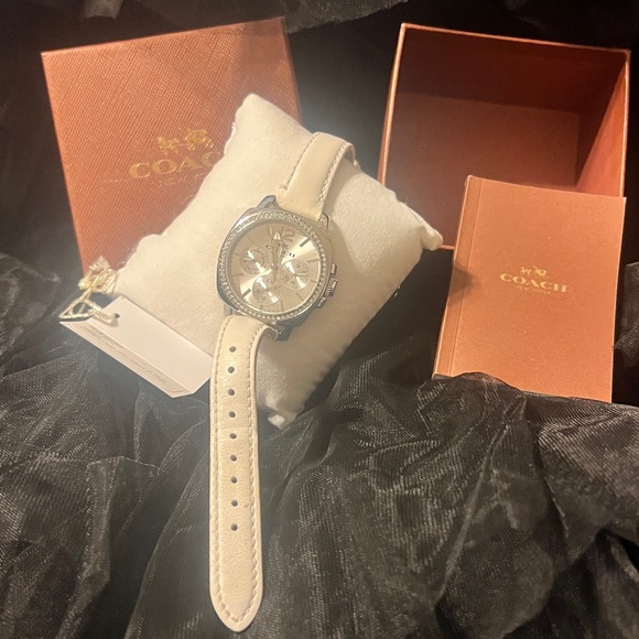 Coach Boyfriend Watch - Picture 3 of 3